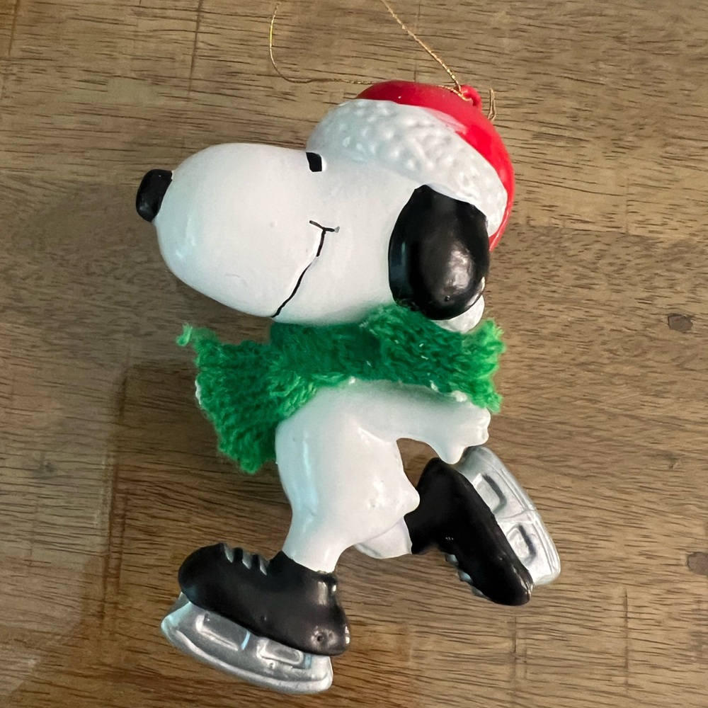 Christmas snoopy peanuts ornament